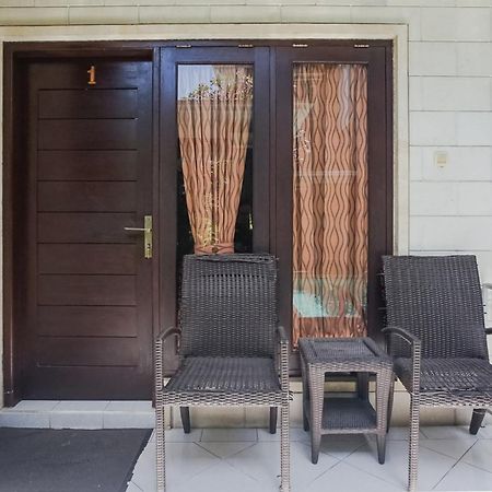 Denays Guesthouse Jimbaran Екстериор снимка