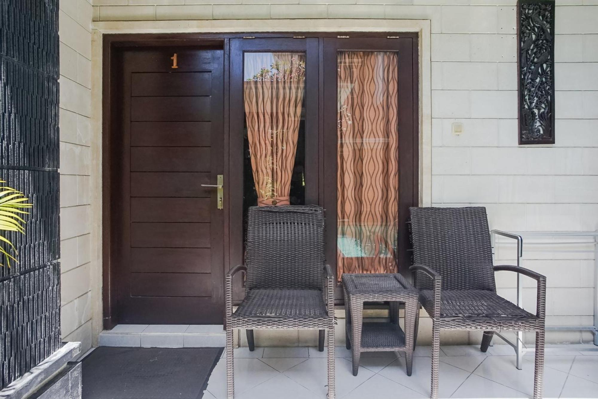Denays Guesthouse Jimbaran Екстериор снимка
