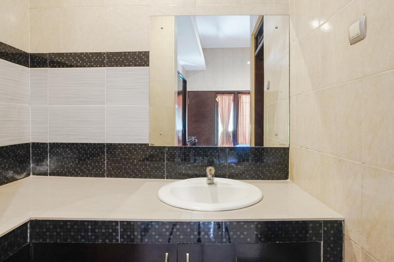 Denays Guesthouse Jimbaran Екстериор снимка