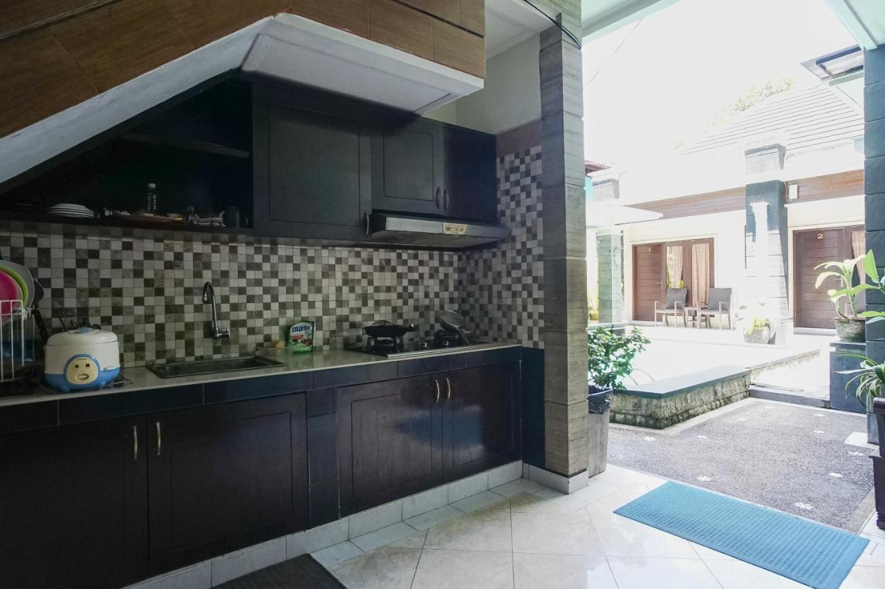 Denays Guesthouse Jimbaran Екстериор снимка